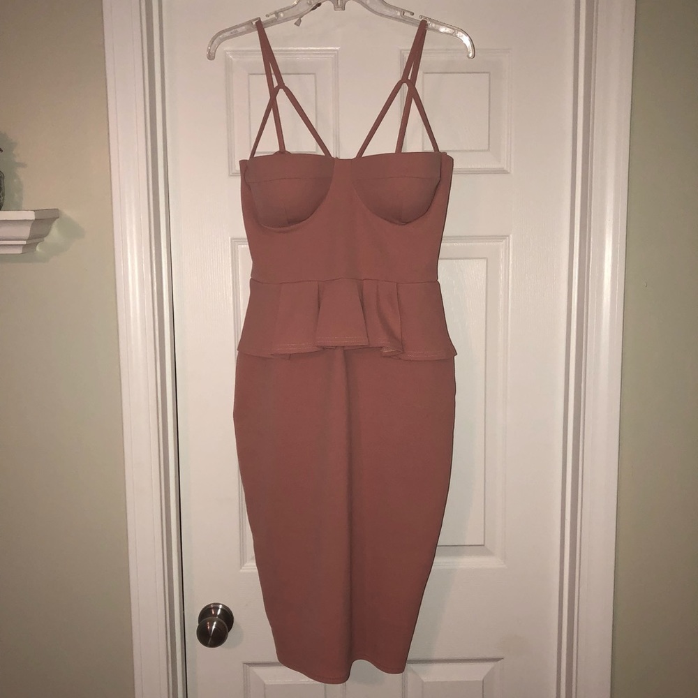 New ✨Nude pink bodycon dress